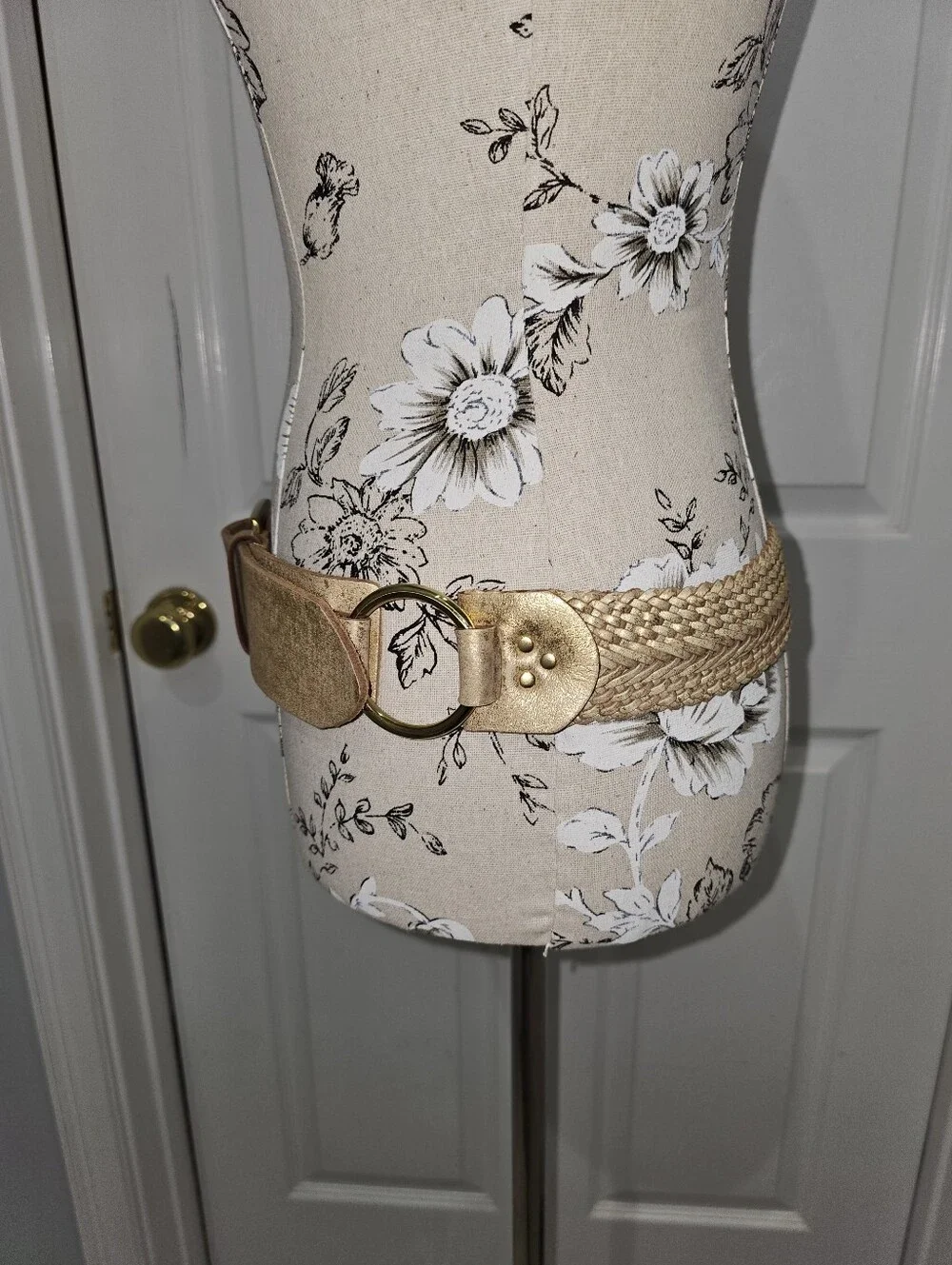 Linea Pelle, Genuine Leather Woven Braided Gold Belt, Size Large